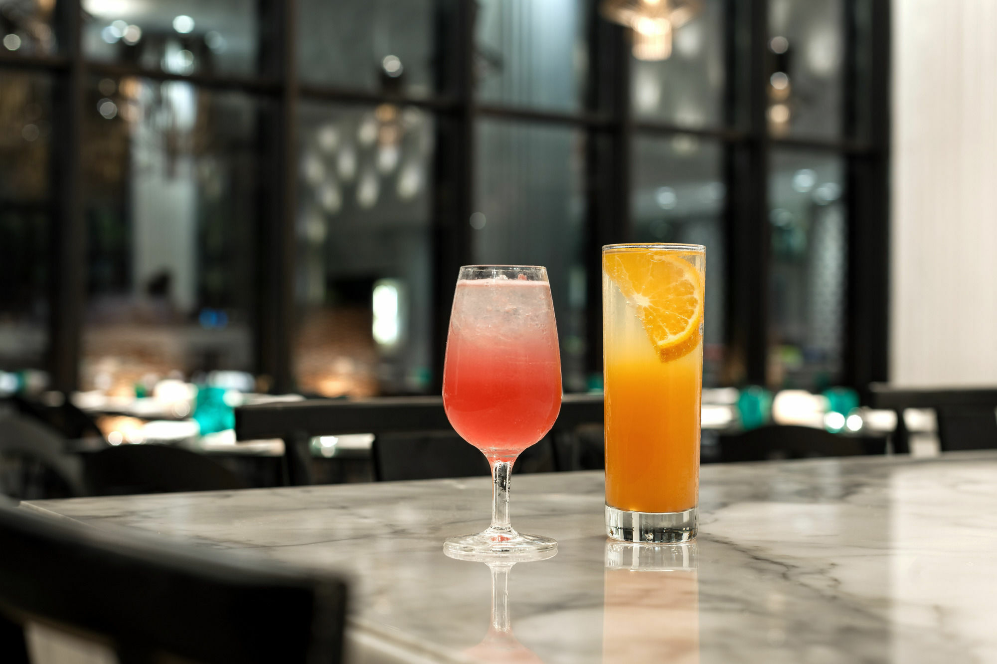 하얏트 센트릭 칸돌림 고아 호텔 외부 사진 A pink and an orange cocktail